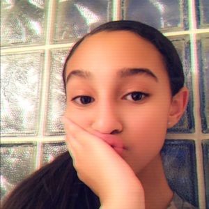 Meet your Posher, Briana